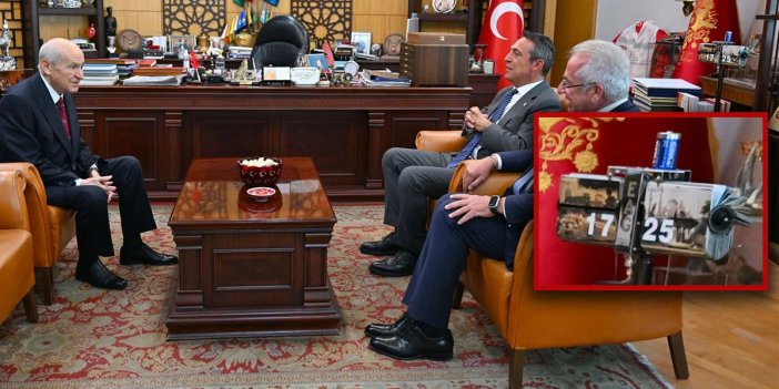 Koç'un ziyaretinde ilginç fotoğraf