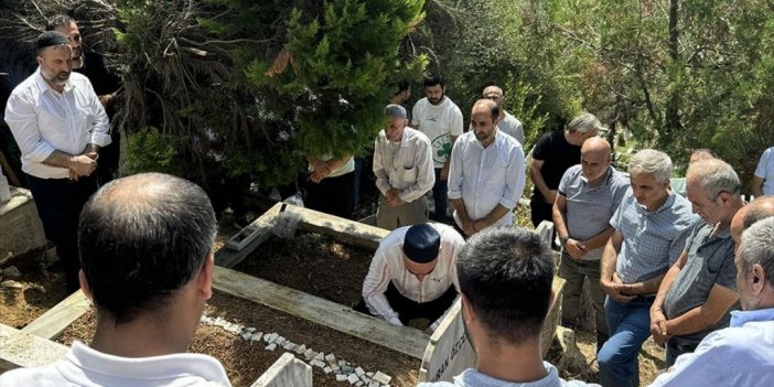 Fatih'te Sahipsiz Köpeklerin Saldırısında Hayatını Kaybeden Kişinin Cenazesi Toprağa Verildi