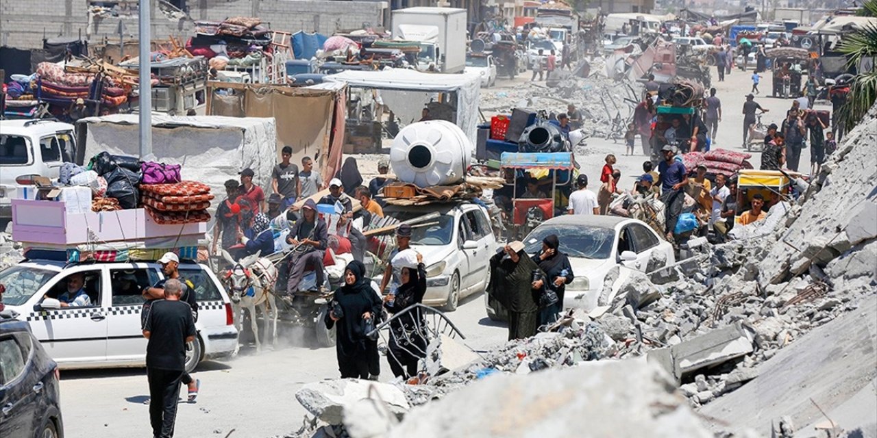 BM, Filistinlerin Sığındığı El-Mevasi'de Kilometre Kareye 30 Bin Kişi Düştüğünü Açıkladı