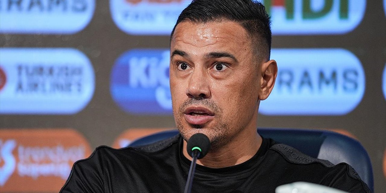 Başakşehir Teknik Direktörü Atan: Konsantrasyonumuzu Avrupa'ya Ayırmış Durumdayız