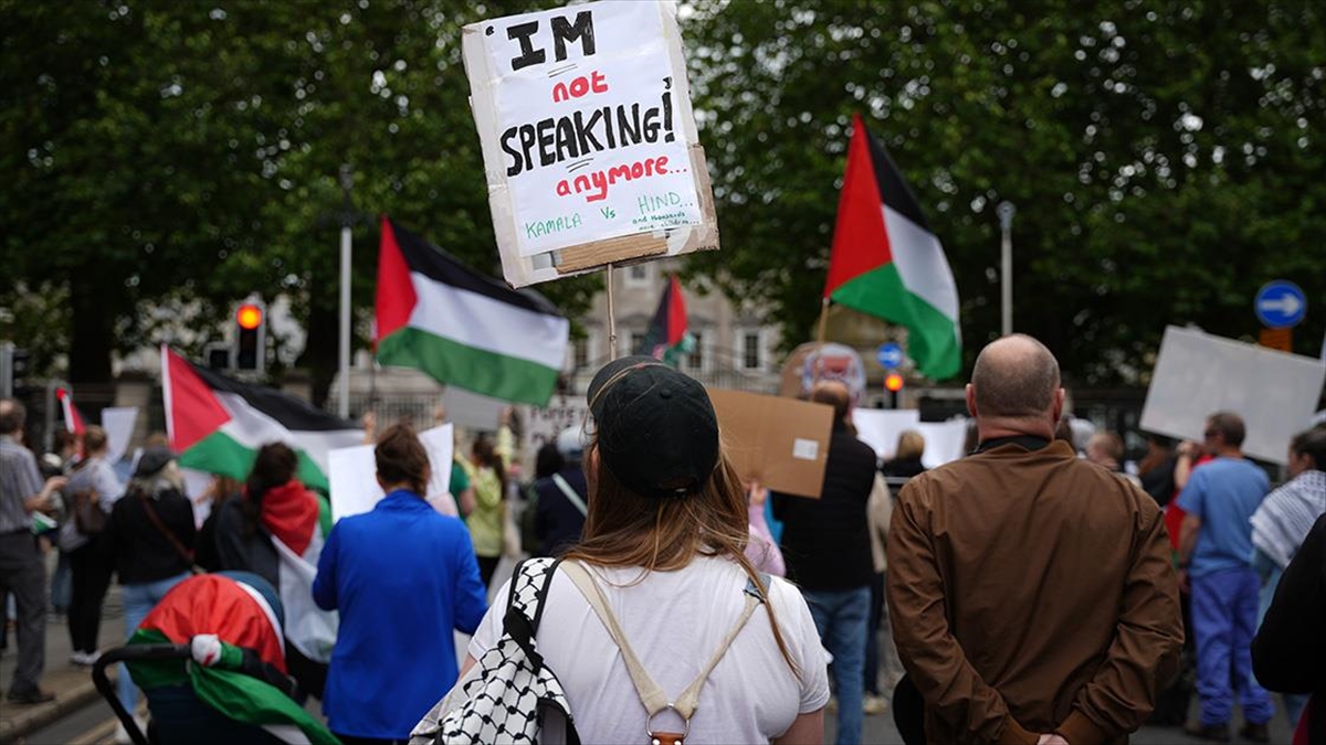 İrlanda Parlamentosu Önünde Filistin'e Destek Gösterisi