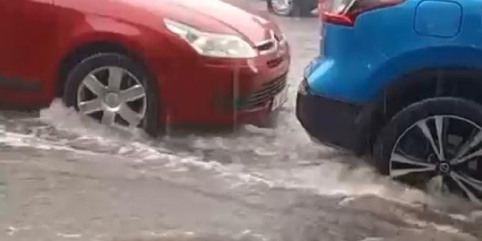 Başkent'i sağanak vurdu... Valilik uyardı