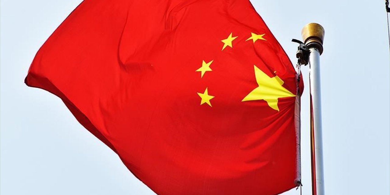 Çin Savaş Jeti, Filipinler'e Ait Uçağa İşaret Fişeği Attı