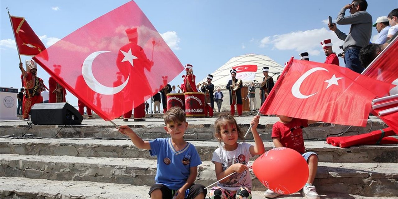 Muş'ta Malazgirt Zaferi'nin 953. Yıl Dönümü Etkinlikleri Başladı