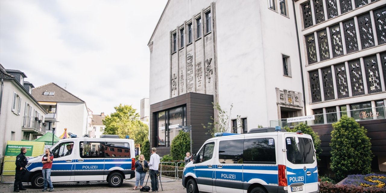 Almanya’da Bıçaklı Saldırıyı Gerçekleştirildiğinden Şüphelenilen Kişi Gözaltına Alındı