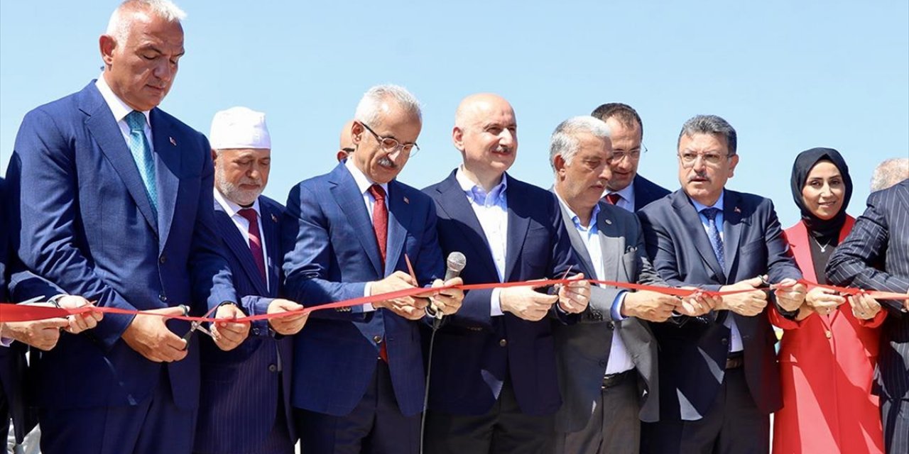 Bakanlar Uraloğlu Ve Ersoy, Trabzon Havalimanı'ndaki Açılış Törenine Katıldı