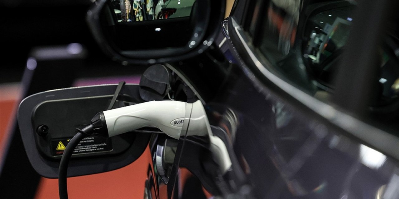 Çin, Kanada'nın İthal Elektrikli Araçlara Ek Gümrük Tarifesi Getirmesine Tepki Gösterdi