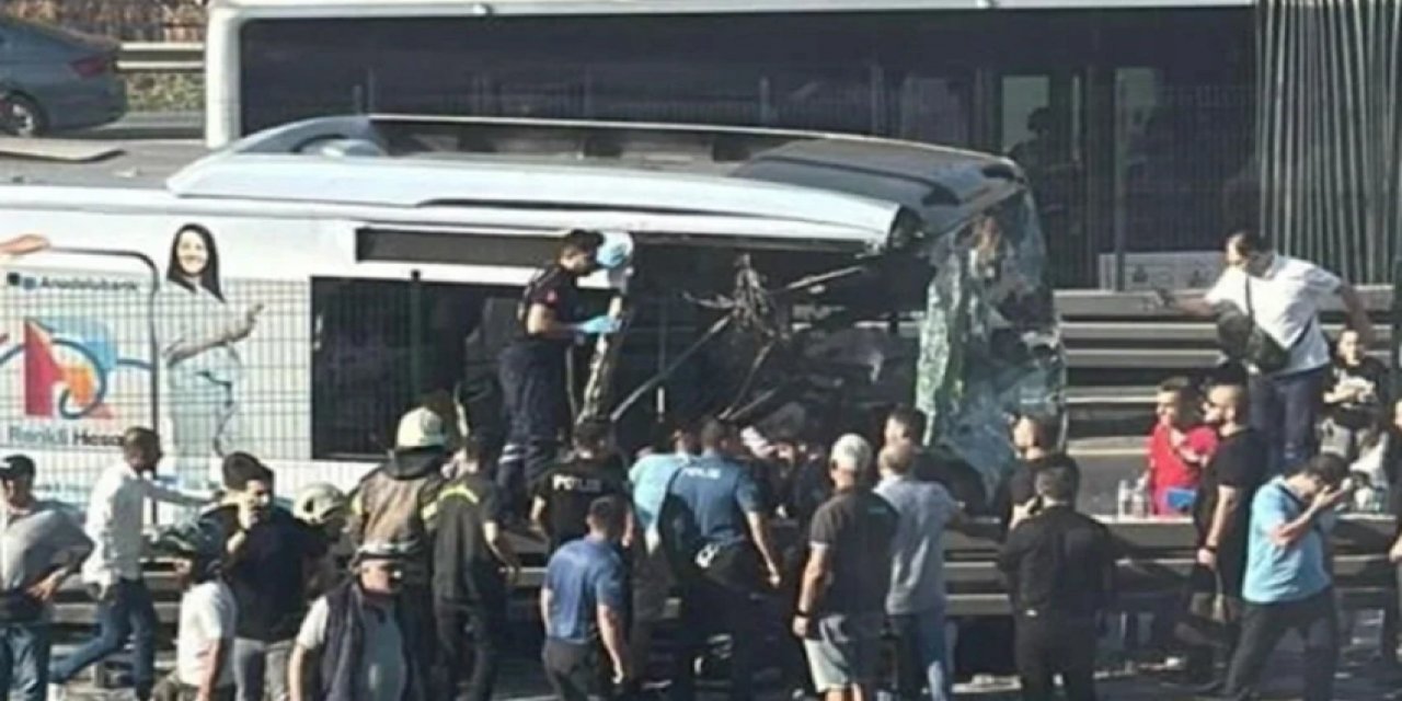 Küçükçekmece'de Metrobüs Kazası