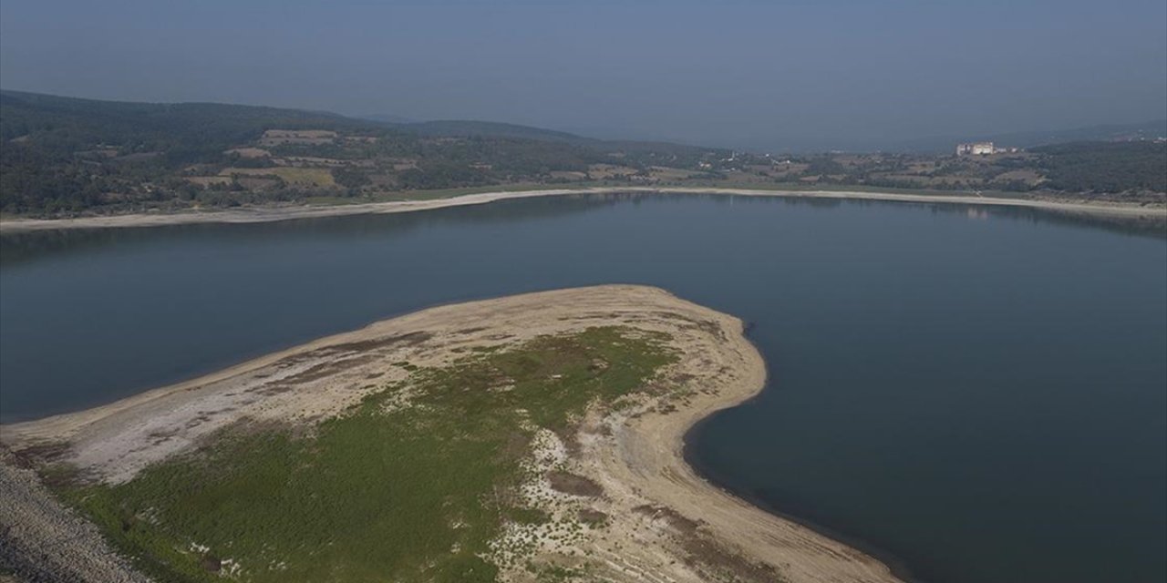 Bolu'da Su Seviyesi Düşen Gölköy Baraj Gölü'nde Yarım Ada Oluştu