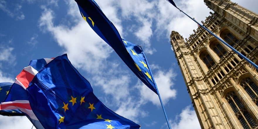 Avam Kamarası Anlaşmasız Brexit'i Önleyecek Tasarıyı Onayladı