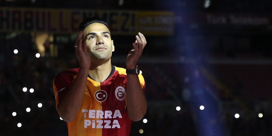 Galatasaray'da Görkemli İmza Töreni