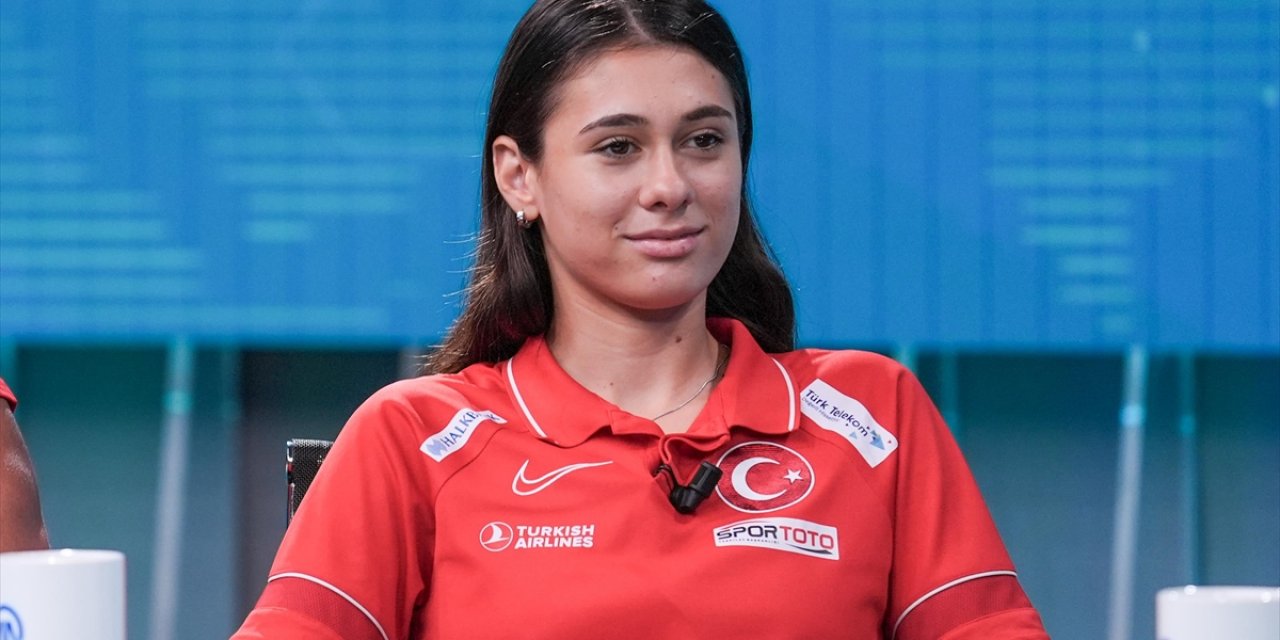 Milli Özel Sporcu Aysel Önder, Gümüş Madalya Kazandı