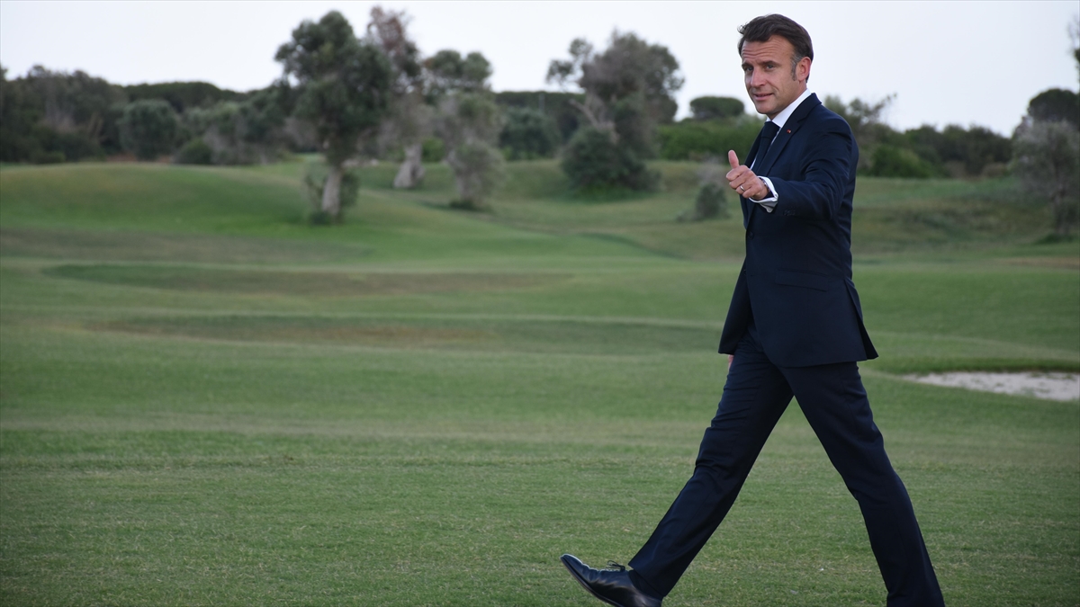 Fransa'da Macron'un Azledilmesine İlişkin 186 Binden Fazla İmza Toplandı