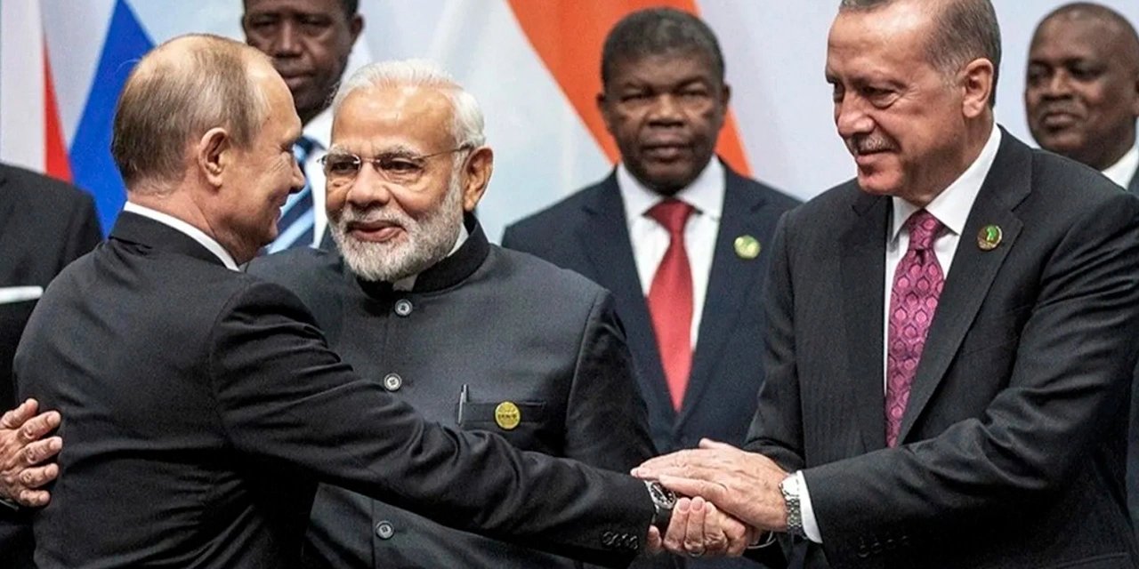 ABD'nin Ardından Rusya da Topa Girdi