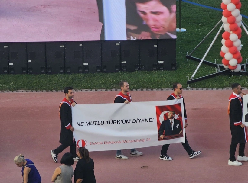 ODTÜ'den "geleneksel" pankart geçişi