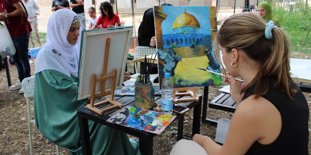 Sırbistan'da Bir Araya Gelen Ressamlar, Tuvallerinde "Özgür Filistin'i" Anlatıyor