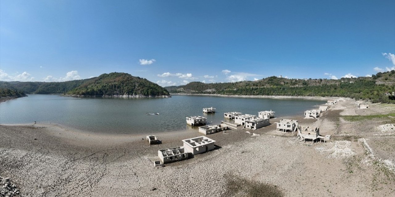 Kızılcapınar Barajı'nın Suyunun Azalmasıyla Baraj Havzasındaki Yapılar Gün Yüzüne Çıktı