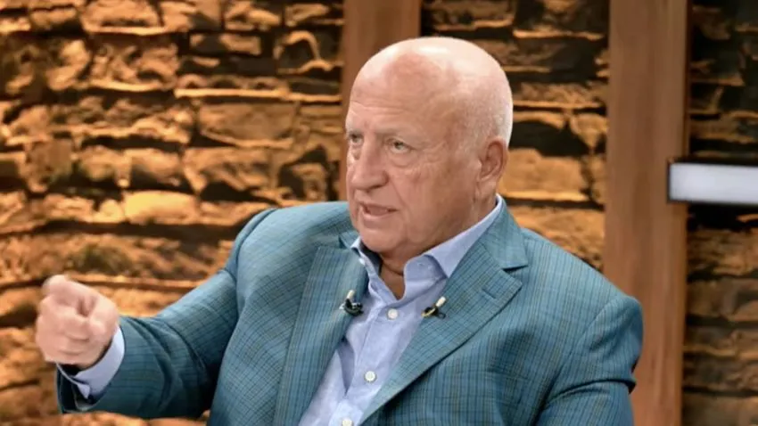 Sen Misin Ekonomiyi Eleştiren...