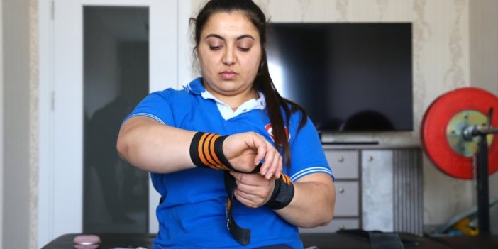 Para Halterde Milli Sporcu Sibel Çam, Kadınlar 73 Kiloda Bronz Madalya Elde Etti