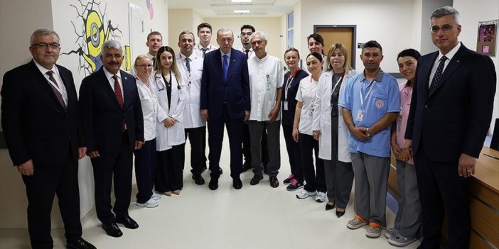 Cumhurbaşkanı Erdoğan, Gölcük Devlet Hastanesi'ni Ziyaret Etti