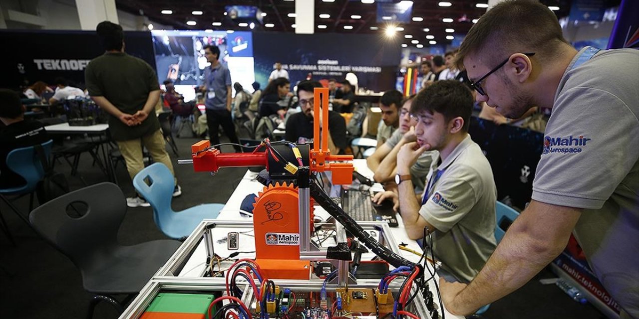 Teknofest Akdeniz'de "Fikir Maratonu Yarışması" Başladı