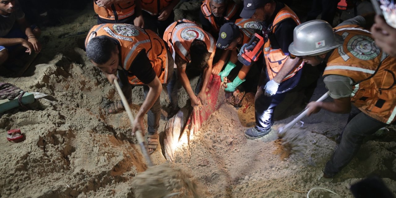 Gazze'deki Hükümetten Sivilleri Hedef Alan İsrail'in "Dünya Kamuoyunu Yanıltmaya Çalıştığı" Vurgusu