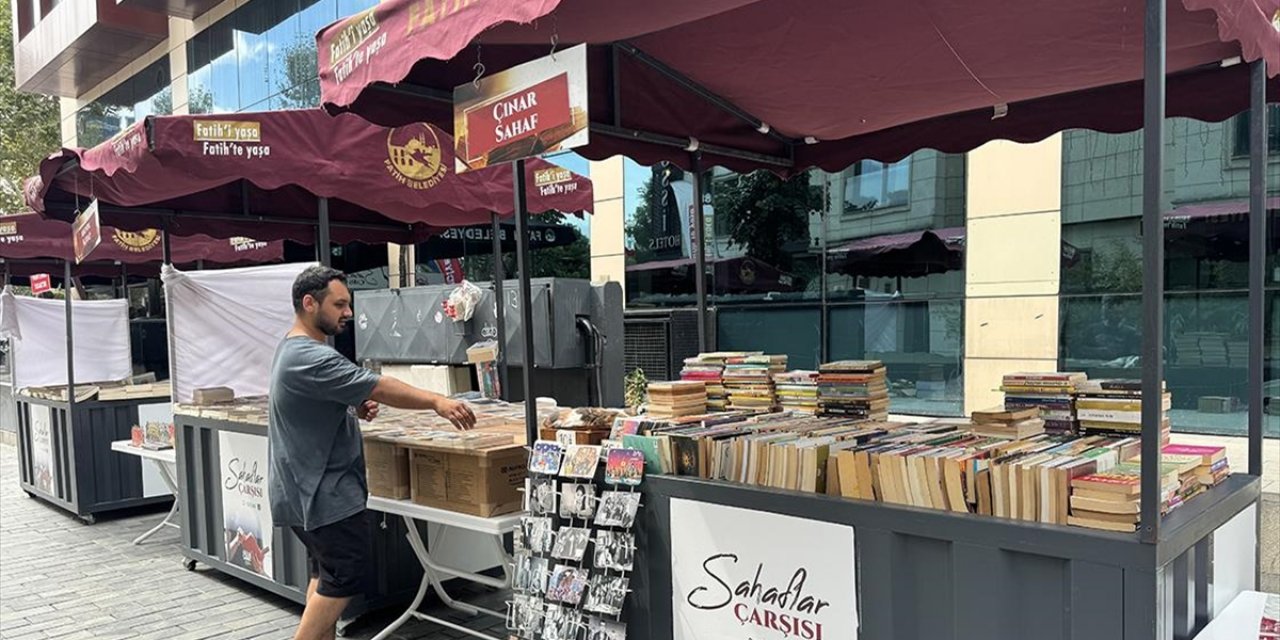 Sanat Sokağı'ndaki Sahaflar Çarşısı, 15 Eylül'e Kadar Ziyaretçilerini Ağırlayacak