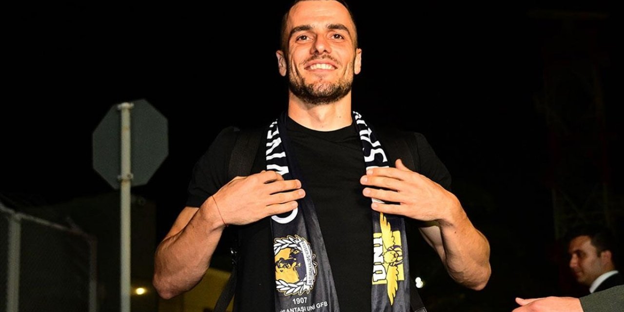 Fenerbahçe'nin 193'üncü Yabancısı Filip Kostic