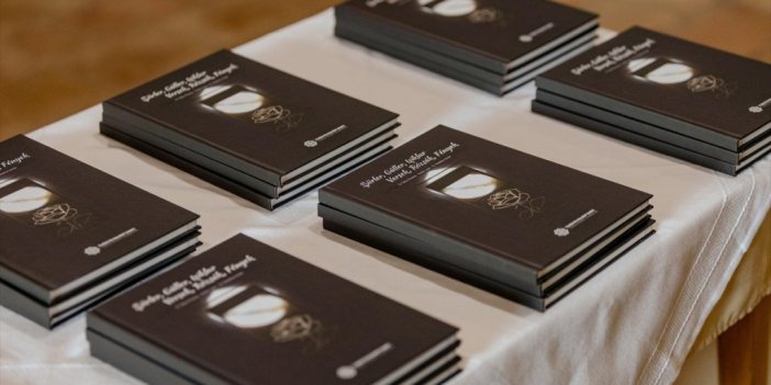 Türkiye Maarif Vakfınca Yayımlanan "şiirler, Güller, Işıklar" Eseri Tanıtıldı