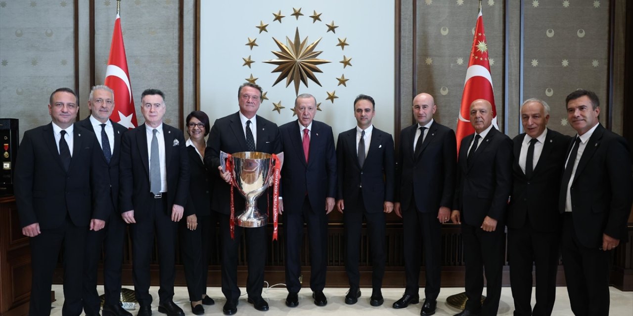 Cumhurbaşkanı Erdoğan, Beşiktaş Jimnastik Kulübü Heyetini Kabul Etti