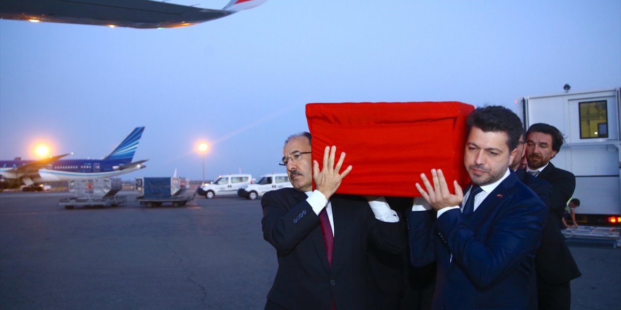 İsrail Askerlerince Katledilen Eygi'nin Naaşı Bakü'den İstanbul'a Uğurlandı