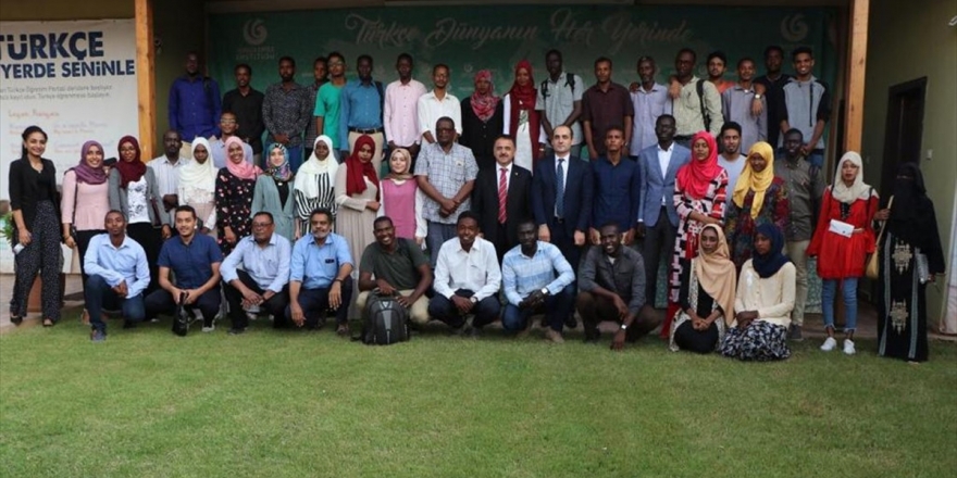 Türkiye Mezunları Yeni Uluslararası Öğrencilere Rehber Oluyor