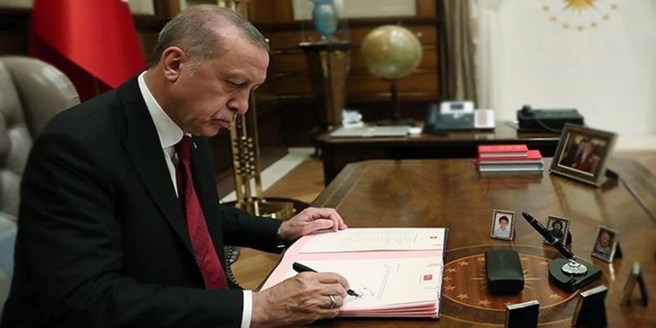 Cumhurbaşkanı Erdoğan 3 Bakan Yardımcısını Görevden Aldı