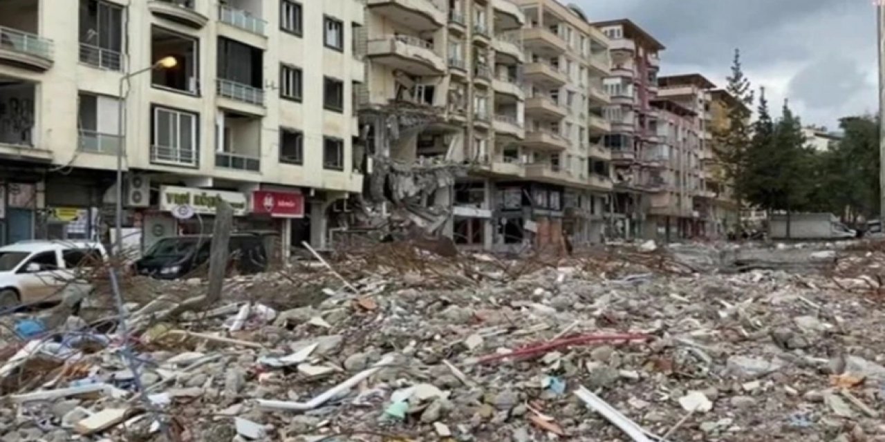 Deprem Allah'tan Oldu, Ona İnanmayanlar Çıkmış Bizi Suçluyor