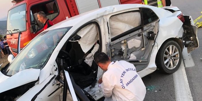 Kafa kafaya çarpıştılar, 3 ölü, 4 yaralı