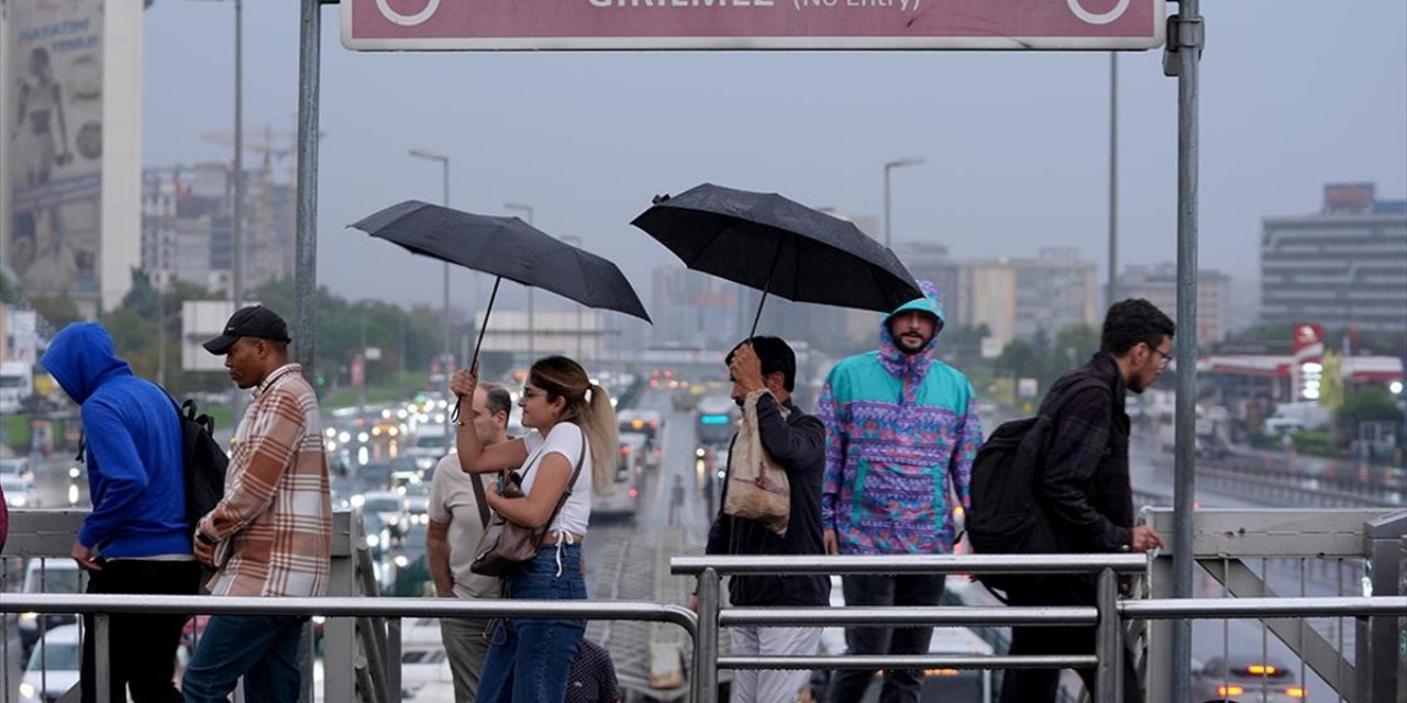 İstanbul'da Yağış Etkili Oluyor