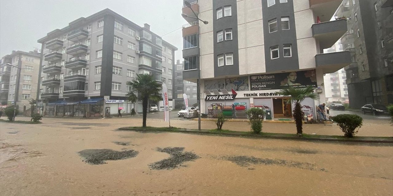 Artvin'de Sağanak Etkili Oluyor