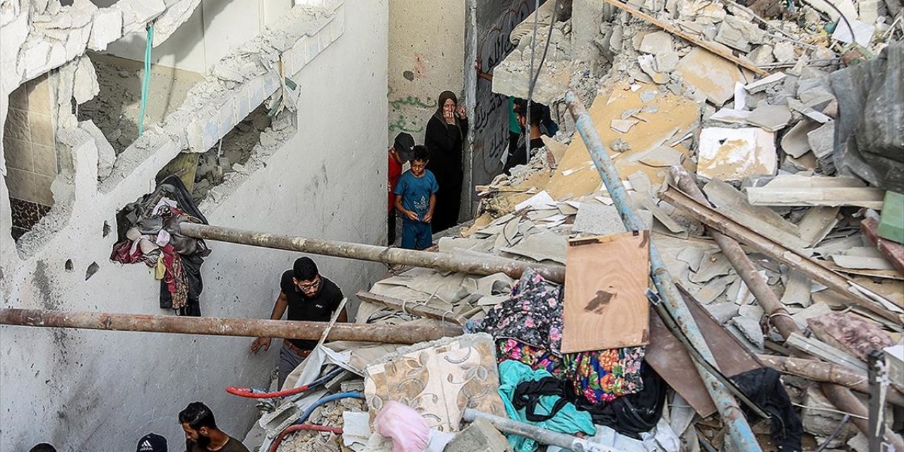 İsrail Ordusunun Gazze Şeridi'ndeki Saldırılarında 35 Filistinli Hayatını Kaybetti