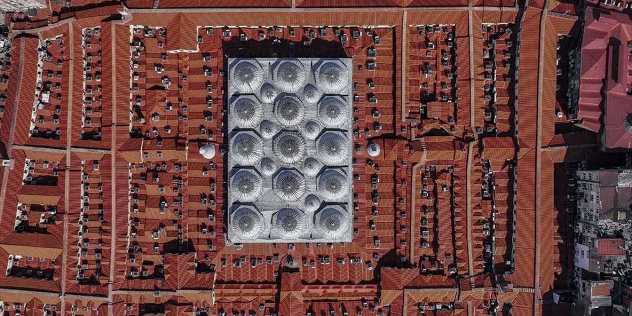 Tarihi Kapalıçarşı'nın Yenilenen Çatısı Özel Turlarla Geziliyor