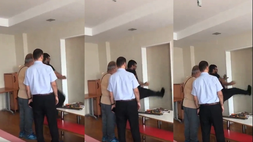 Okul Müdürü Kadın Öğretmenin Kapısını Tekmeleyerek Kırdırdı