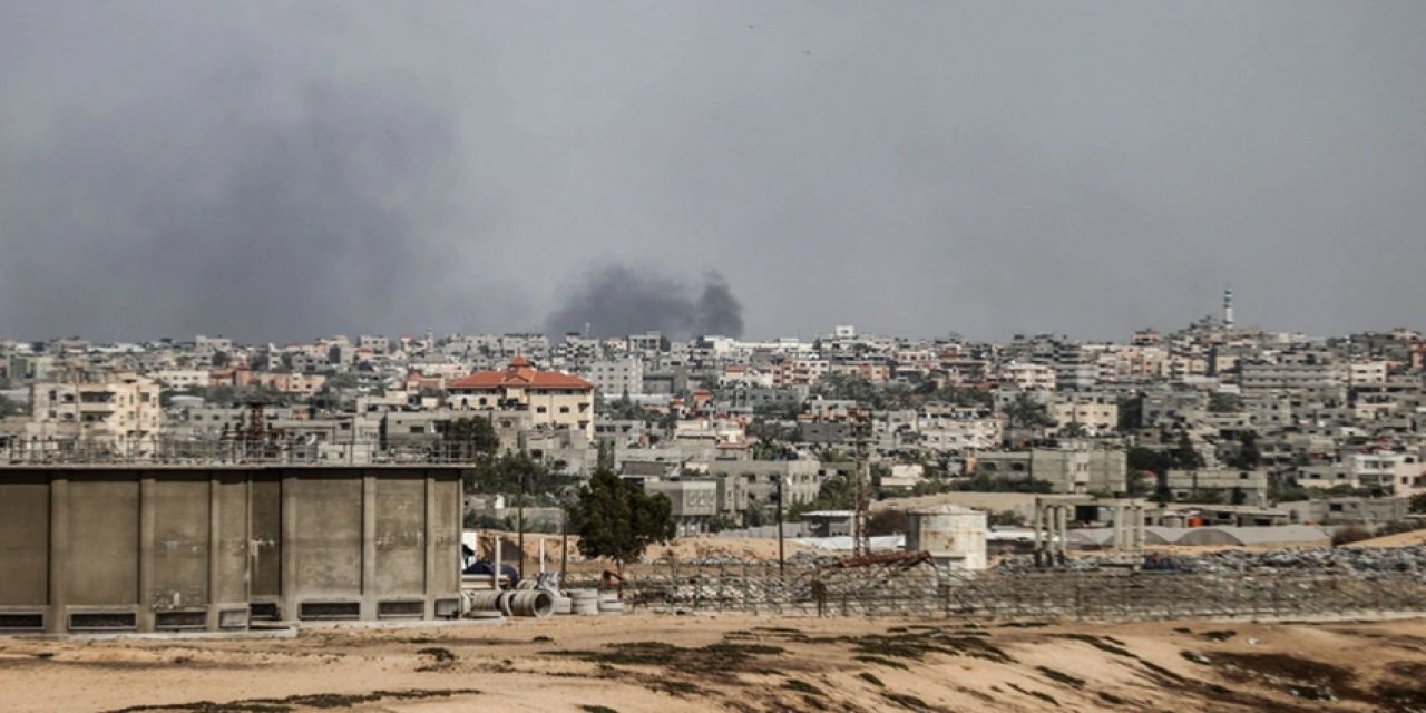 İsrail Refah'ta iki Binayı Hedef Aldı. 3’ü Çocuk 13 Sivil Hayatını Kaybetti