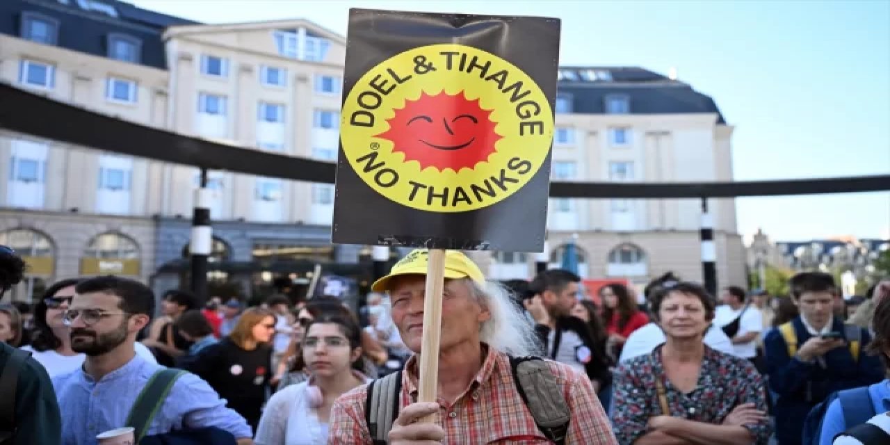 Brüksel'de İklim Gösterisi Düzenlendi