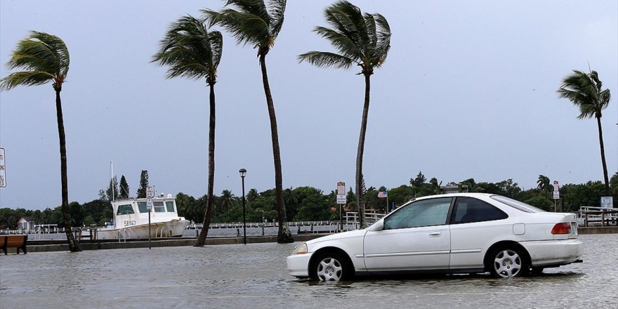 Dorian Kasırgası Yeniden Güç Kazandı
