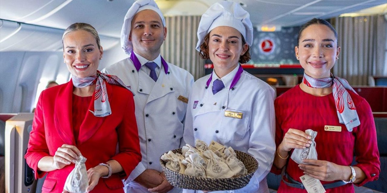 "Dünyanın İlk Ekmeği" THY'nin New York Uçağındaki Yolculara İkram Edildi
