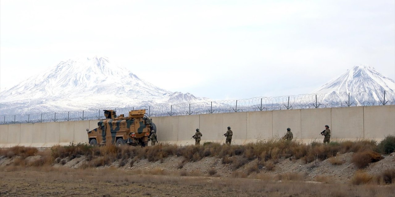 Van'da Sınır Hattında Düzensiz Göçle Mücadele Sürüyor