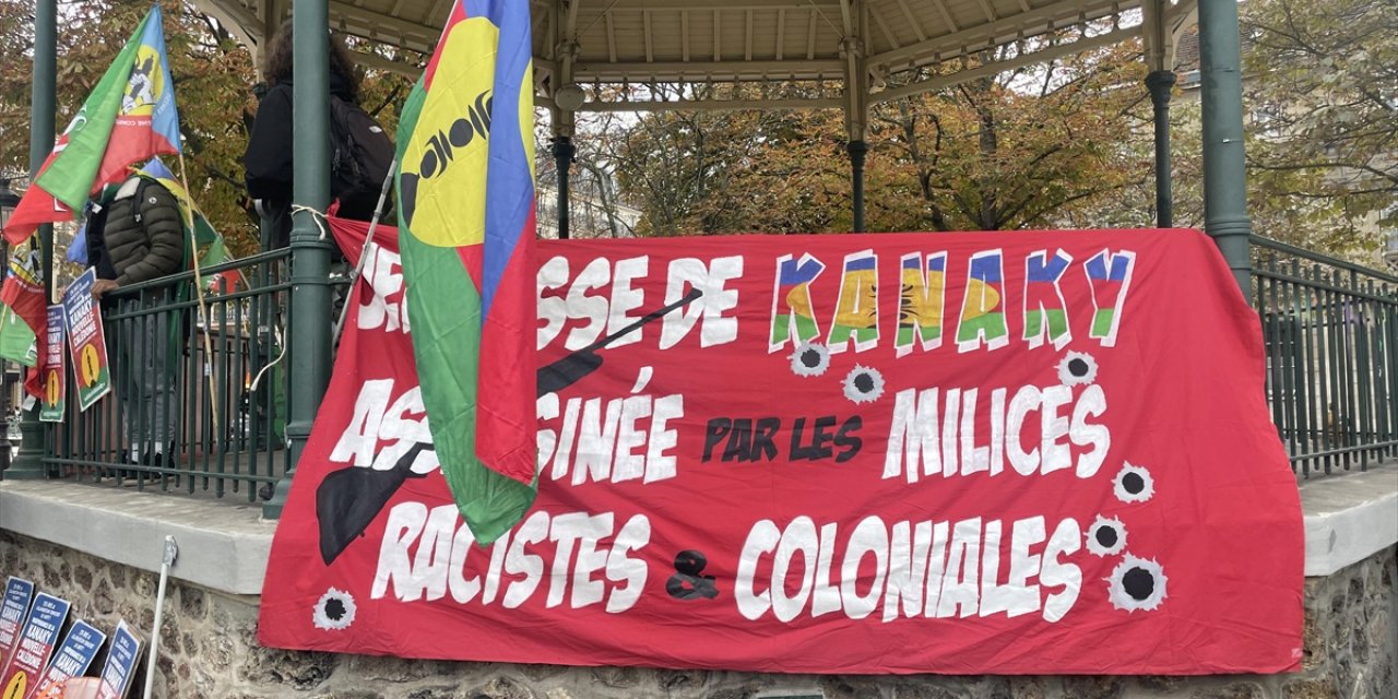 Yeni Kaledonya'nın 171 Yıldır Fransız Sömürgesi Altında Olması Paris'te Protesto Edildi