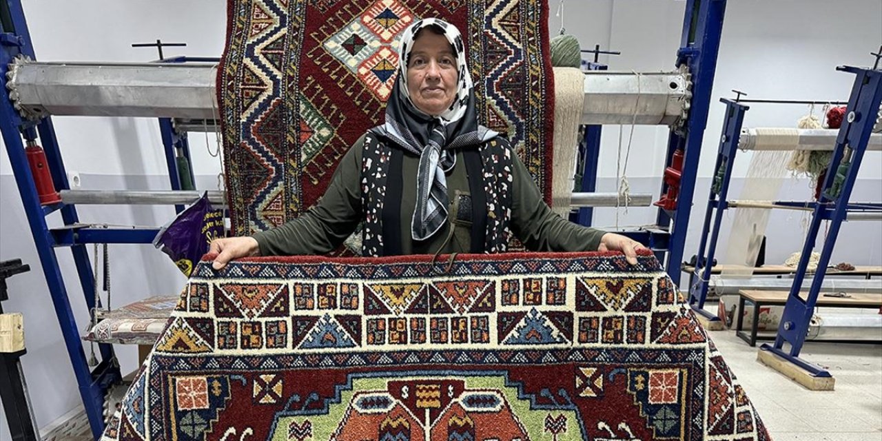 Unutulmaya Yüz Tutmuş Taşkale Halısı İçin Kadınlar Yeniden Tezgah Başında