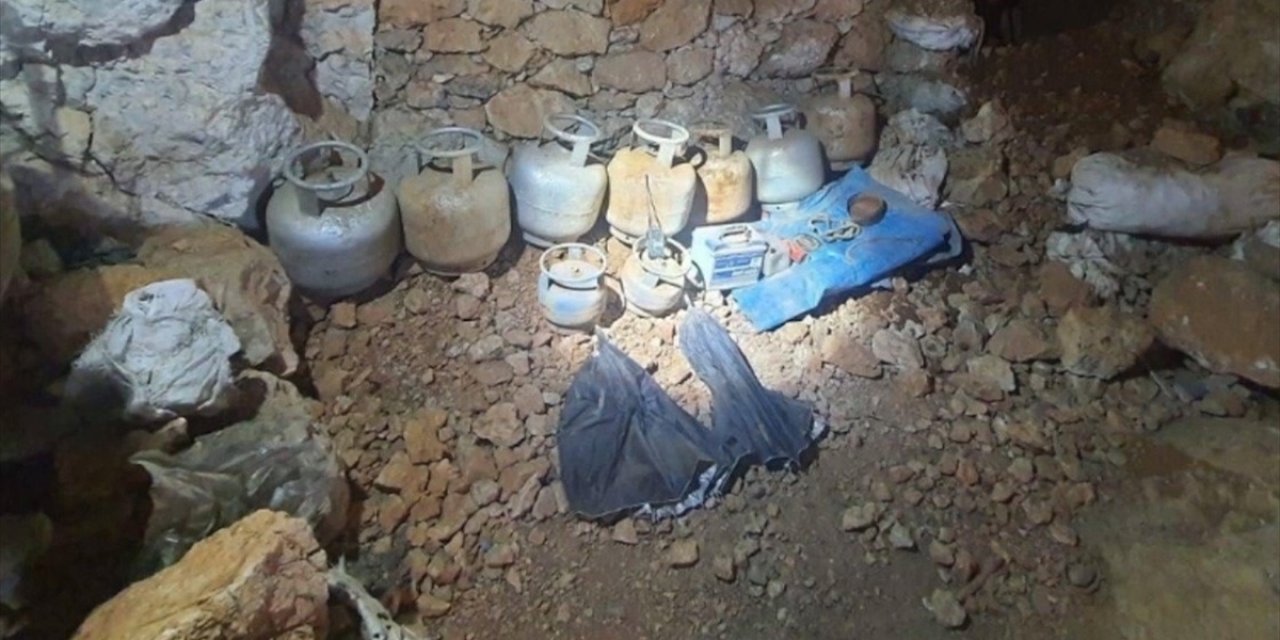 Tunceli’de Teröristlerin Kullandığı 30 Sığınak Ve Mağara İmha Edildi