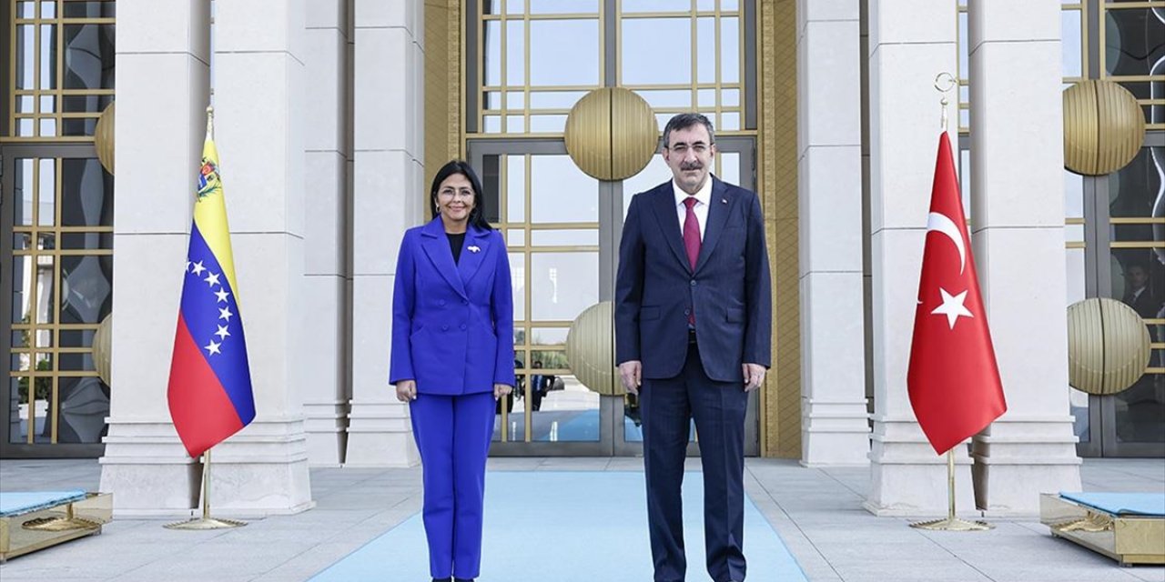 Cumhurbaşkanı Yardımcısı Yılmaz, Venezuela Cumhurbaşkanı Başyardımcısı Rodriguez İle Görüştü