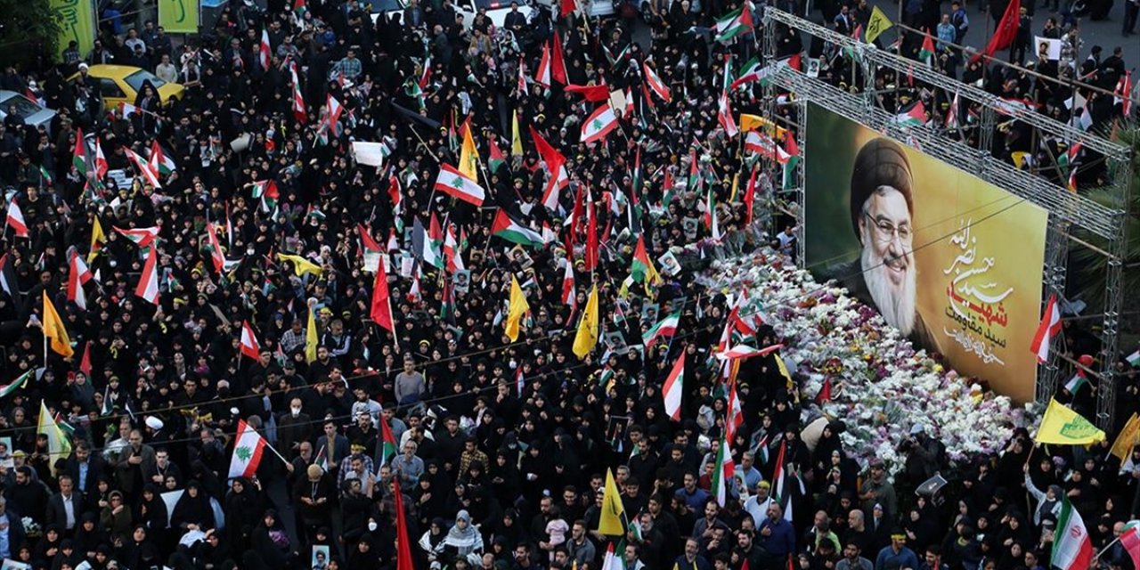 Tahran'da Binlerce Kişi İsrail Saldırılarını Protesto Ve Hizbullah'a Destek İçin Toplandı